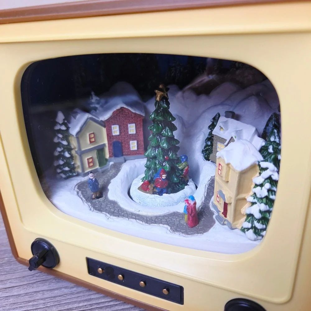 Retro TV Christmas Village Musical Color Changing Lighted Holiday Decor‎